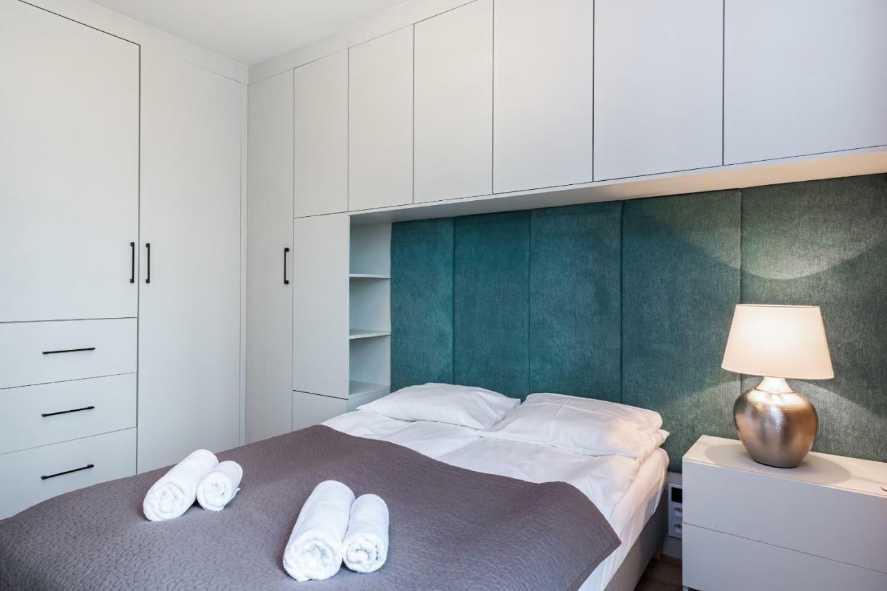 Fort Wola Apartments Warsaw By Noclegi Renters Eksteriør billede